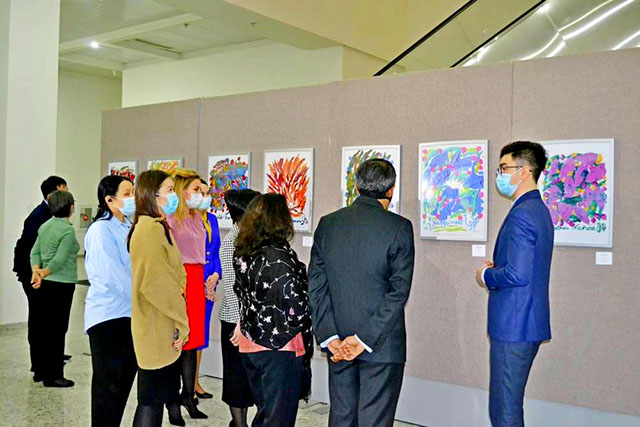 Мастер-классы и выставка картин по интуитивной живописи "Фонтан искусства" в Астане (Нур-Султане)